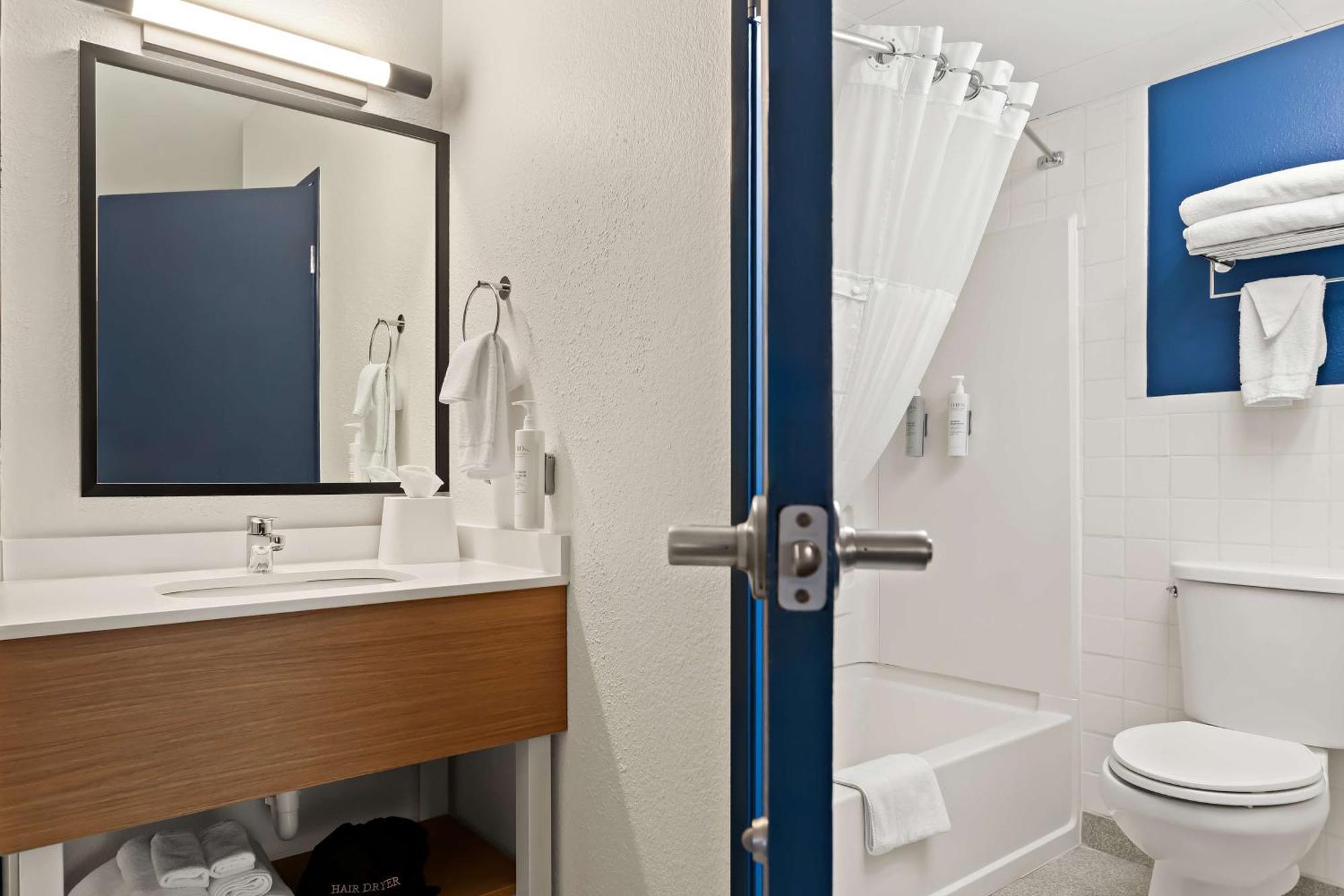 Spark By Hilton Wichita East Luaran gambar